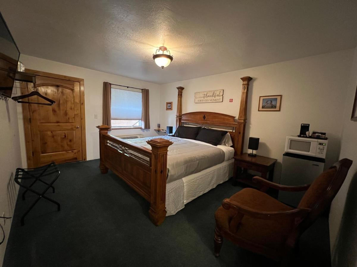 The Snuggle Inn Loa Exterior photo